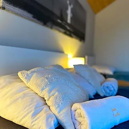 Zlote Piaski Kryty Basen Sauna Jacuzzi Lodge *
