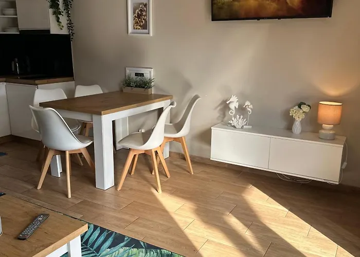 Zlote Piaski Kryty Basen Sauna Jacuzzi