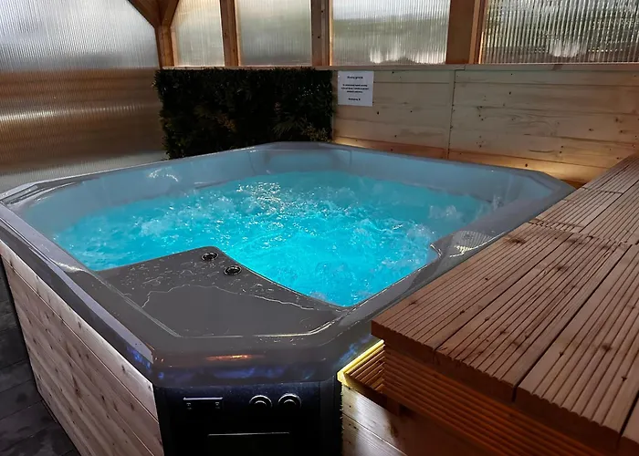 Zlote Piaski Kryty Basen Sauna Jacuzzi Jaktstuga *